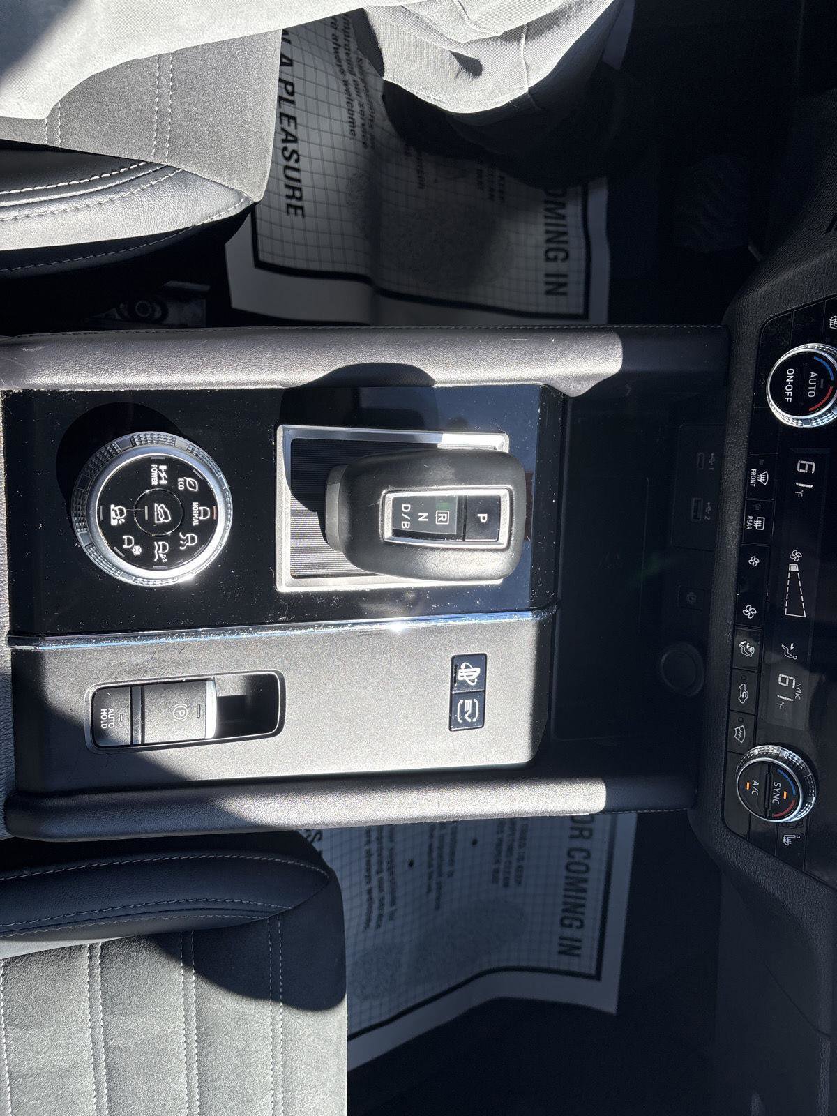 Used 2024 Mitsubishi Outlander 4WD Plug-In Hybrid image 35