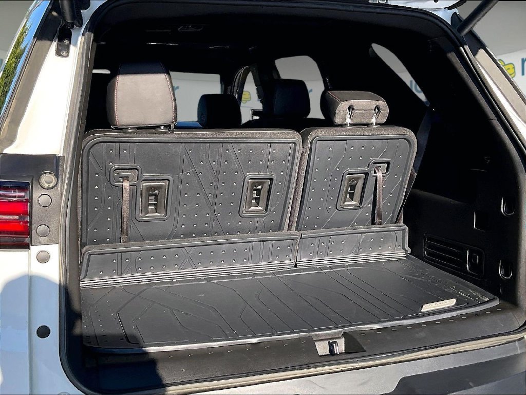 Used 2023 Chevrolet Traverse RS w/ LPO, Floor Liner Package AWD/4WD image 35
