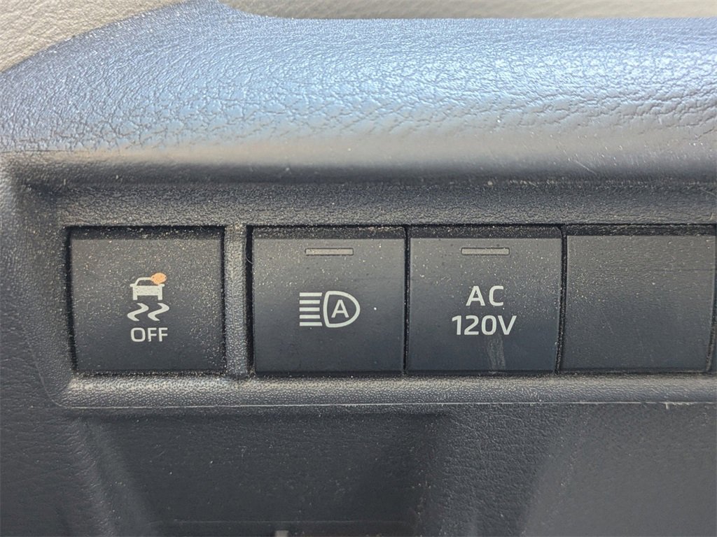 Used 2021 Toyota Sienna XLE w/ XLE Plus Package image 30