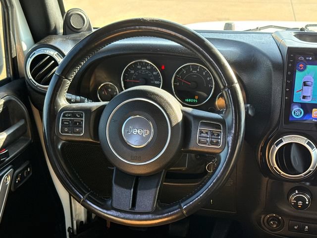 Used 2012 Jeep Wrangler Unlimited Rubicon w/ Dual Top Group AWD/4WD image 14