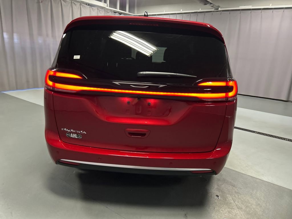 New 2027 Chrysler Pacifica Select FWD image 6
