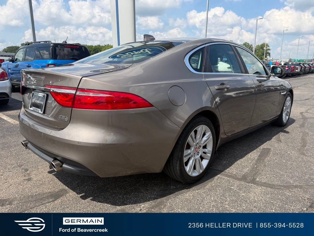 Used 2017 Jaguar XF Premium AWD/4WD image 8