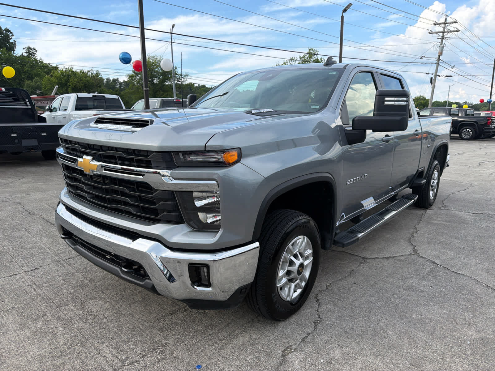 Used 2025 Chevrolet Silverado 2500 LT w/ Convenience Package AWD/4WD image 4