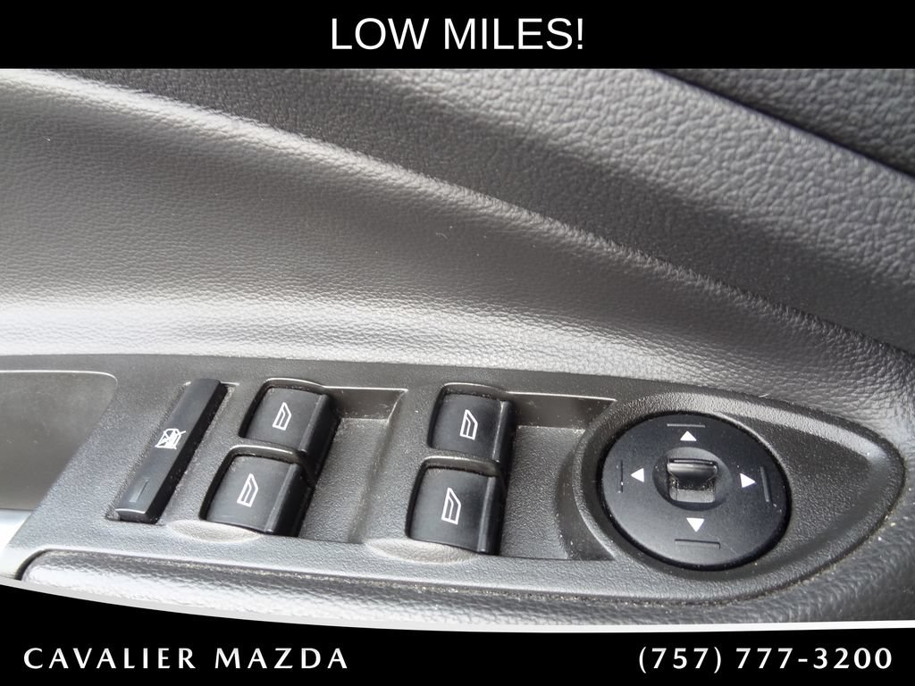 Used 2017 Ford Escape SE FWD image 16
