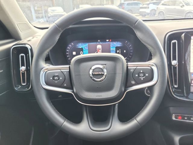 Certified 2024 Volvo XC40 B5 Plus w/ Protection Package Premier image 30