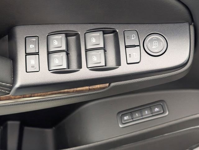 Used 2018 Chevrolet Tahoe LT image 12