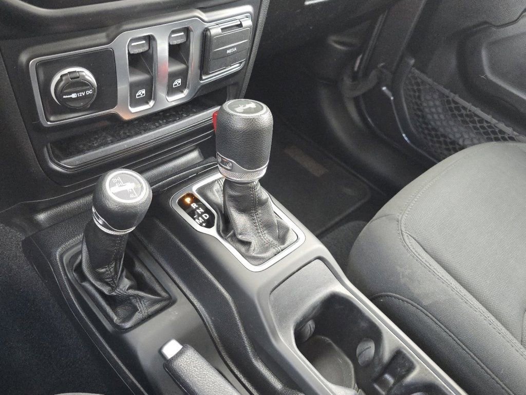 Used 2020 Jeep Wrangler Sport AWD/4WD image 27