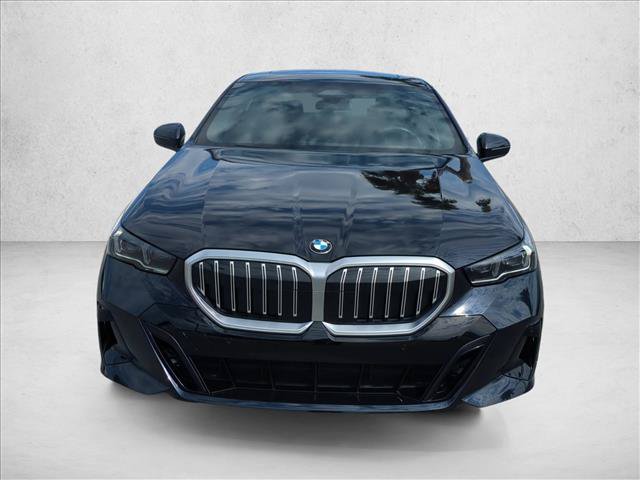 Used 2025 BMW 530i w/ M Sport Package RWD image 2