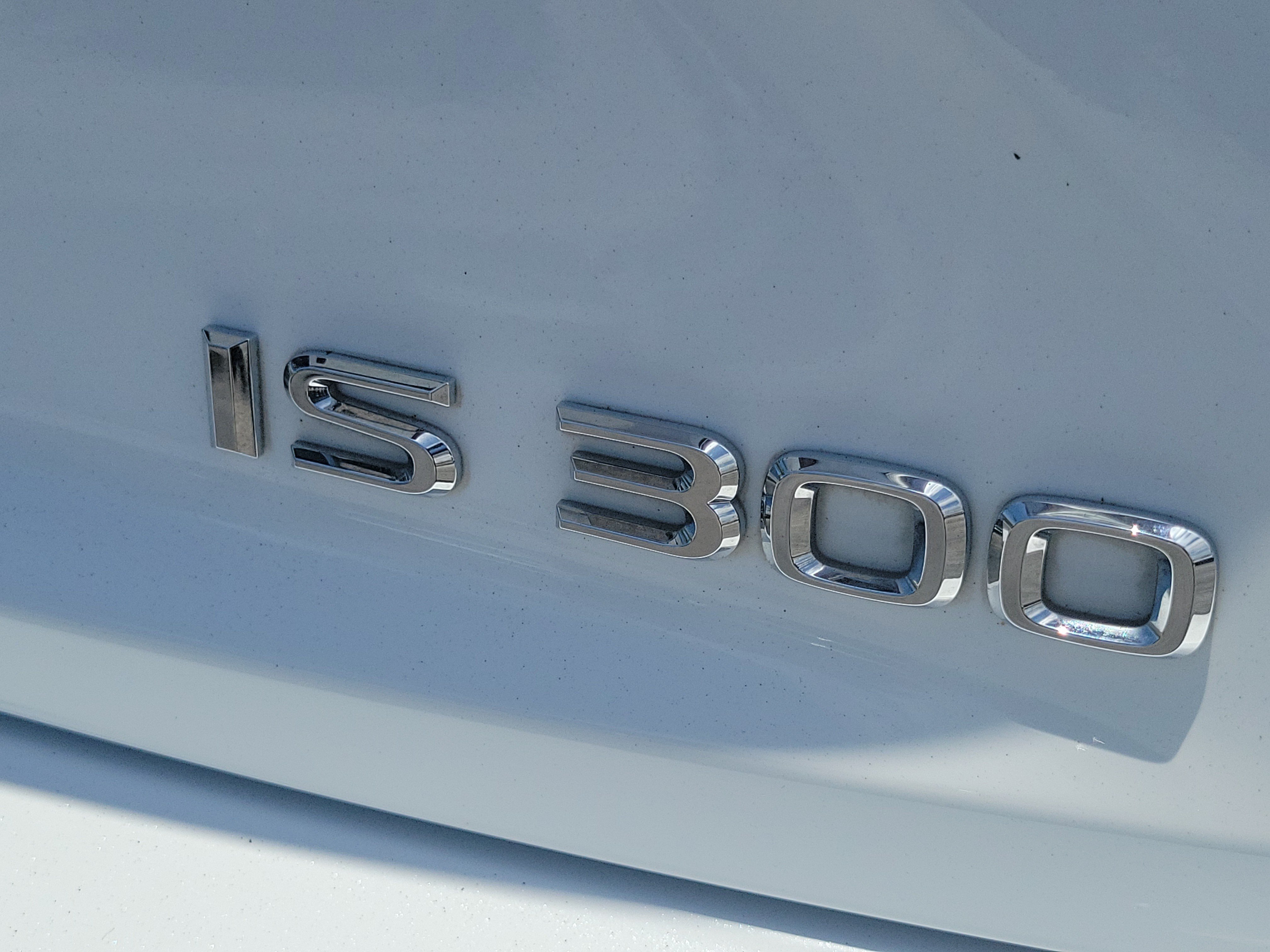 Used 2019 Lexus IS 300 RWD image 12