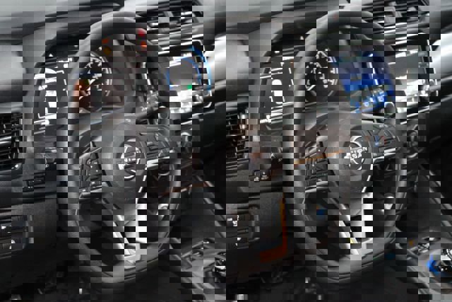 Used 2024 Nissan Leaf S image 12