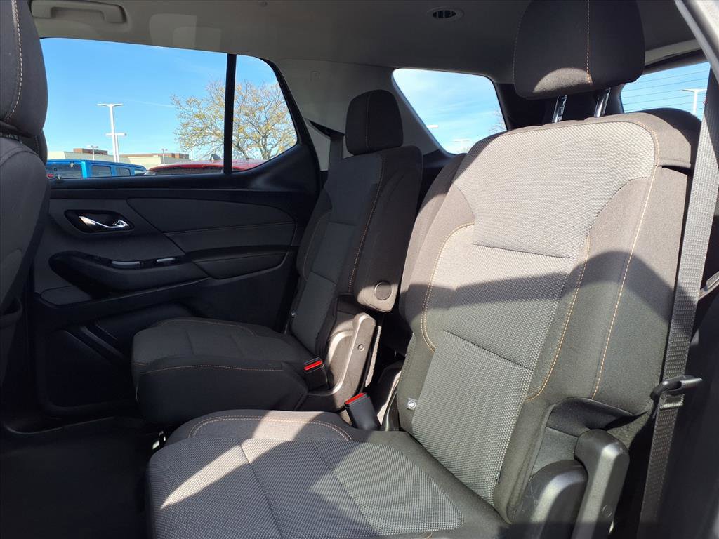 Used 2020 Chevrolet Traverse LT image 11