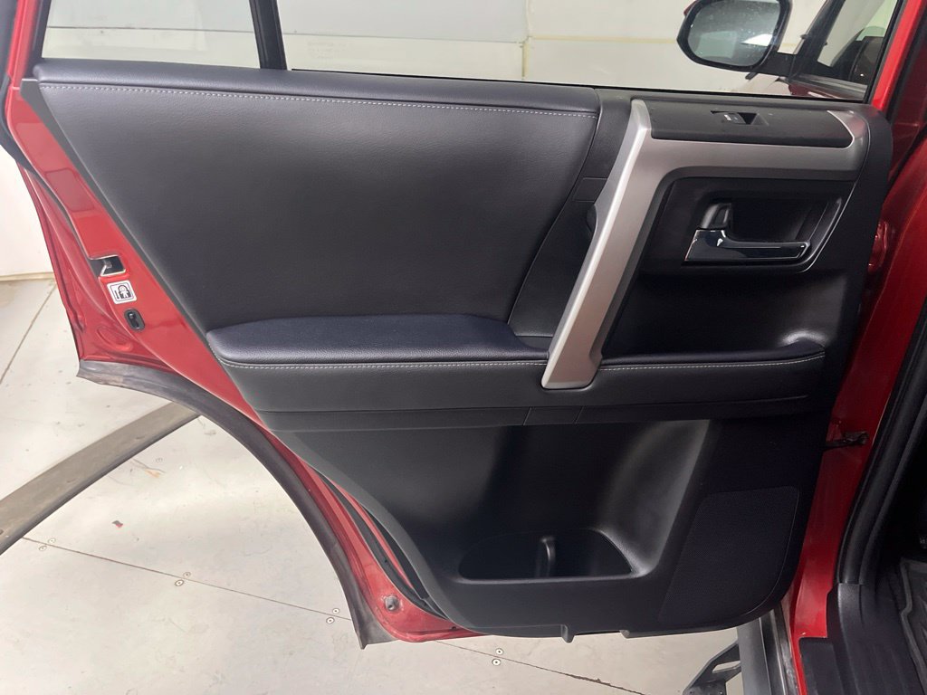 Used 2022 Toyota 4Runner SR5 AWD/4WD image 24
