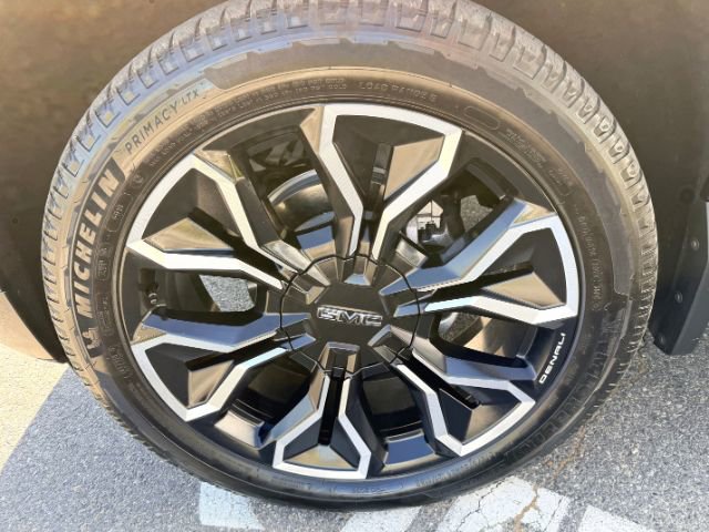 Used 2025 GMC Sierra EV Denali AWD/4WD image 17