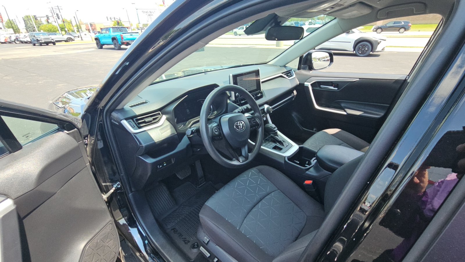 Certified 2025 Toyota RAV4 XLE AWD/4WD image 24