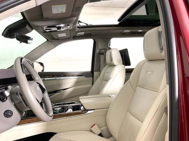 Certified 2025 Cadillac Escalade Premium Luxury Platinum image 28