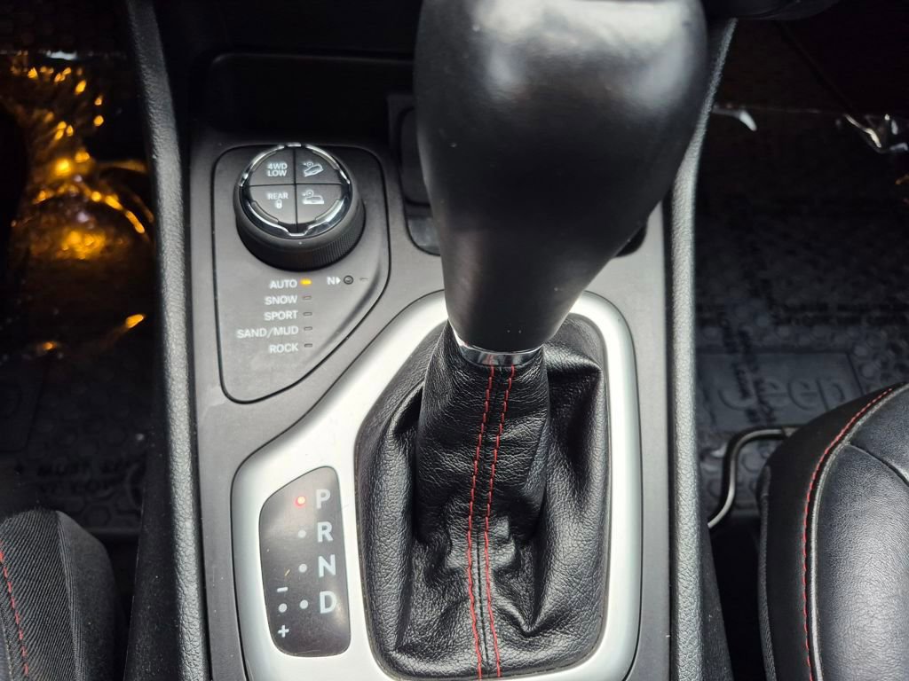 Used 2015 Jeep Cherokee Trailhawk w/ Leather Interior Group image 23