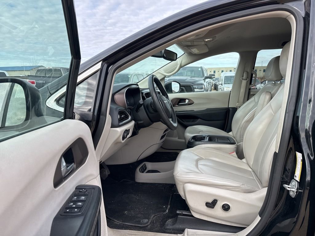 Used 2021 Chrysler Voyager Lxi image 6