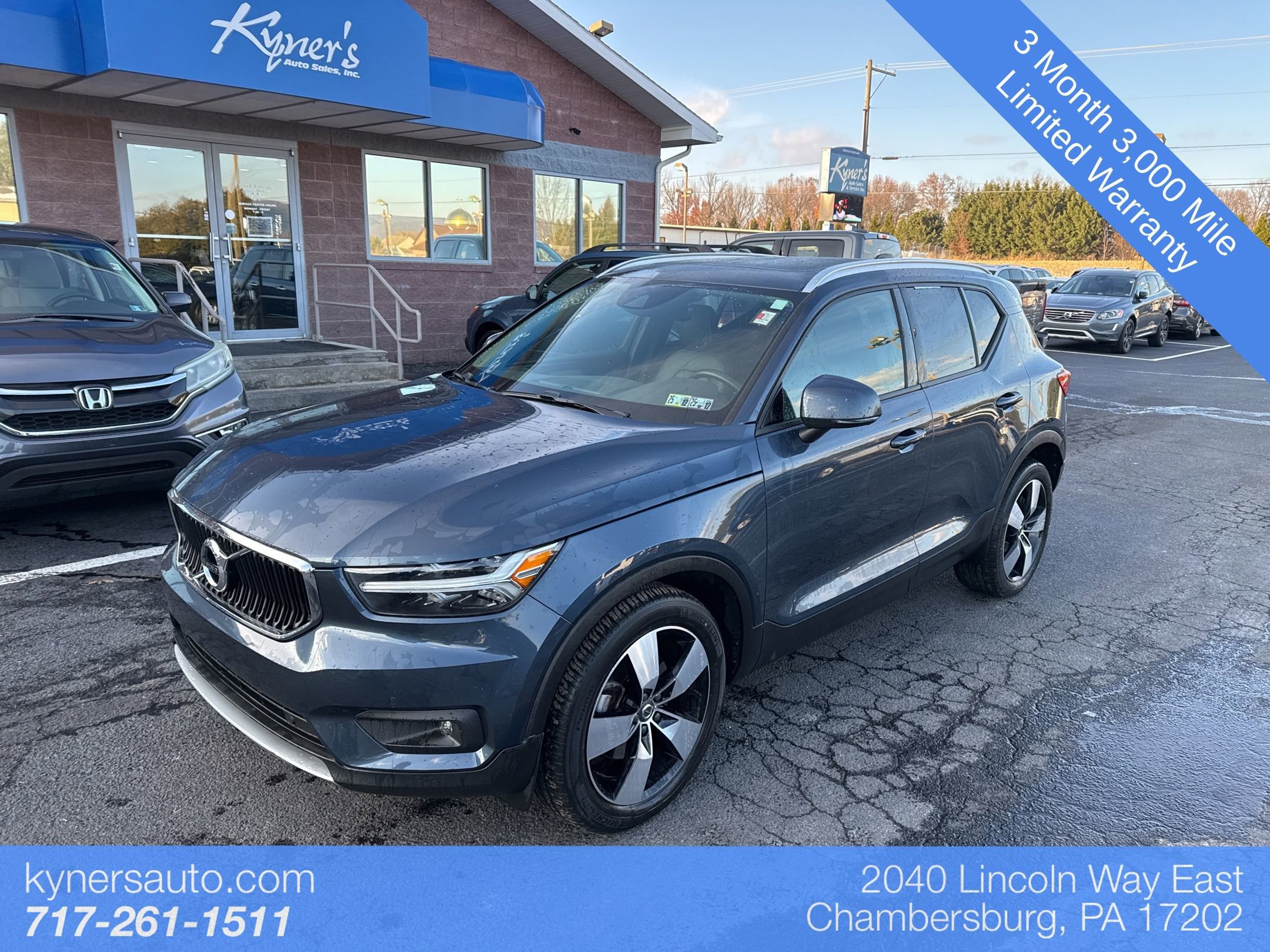 Used 2021 Volvo XC40 T5 Momentum w/ Premium Package