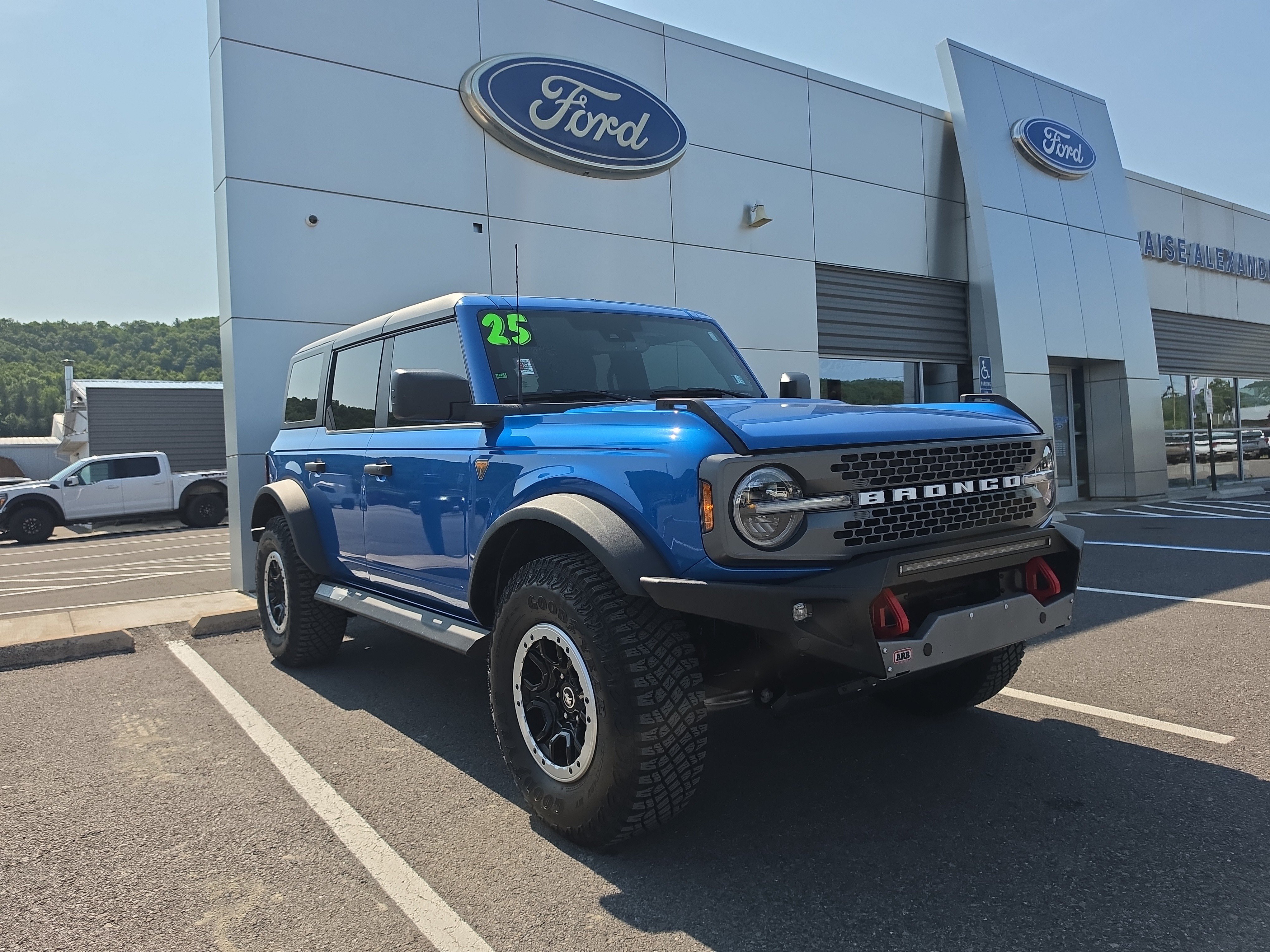Used 2025 Ford Bronco Badlands AWD/4WD image 1