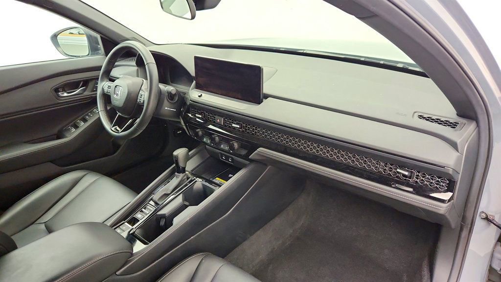 Used 2025 Honda Accord Sport image 25