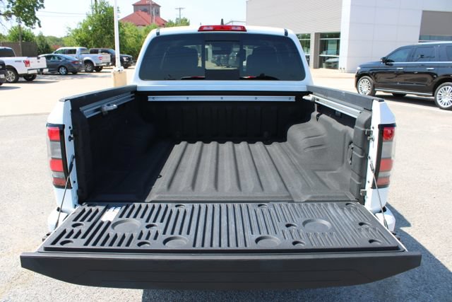 Used 2024 Nissan Frontier SL AWD/4WD image 7