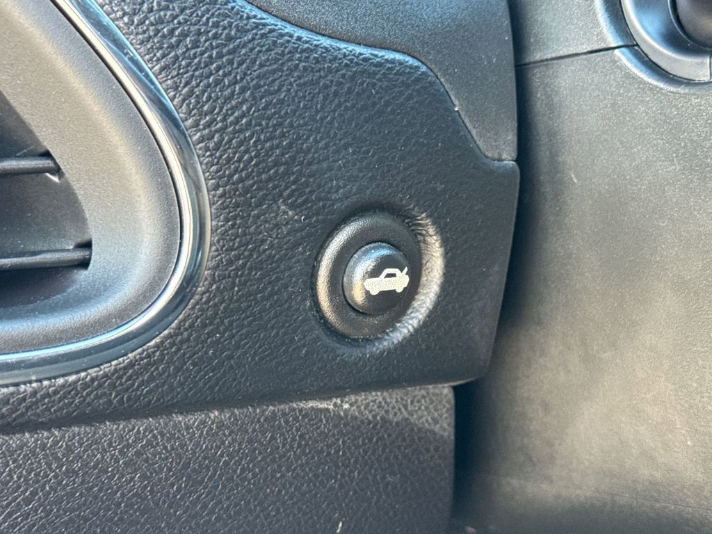 Used 2012 Chrysler 200 Touring image 27