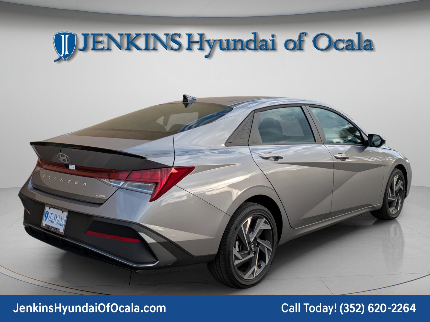 Certified 2025 Hyundai Elantra SEL FWD image 3