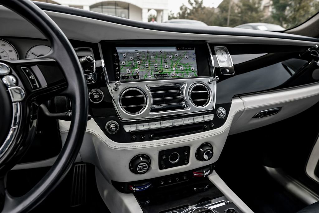 Used 2019 Rolls-Royce Ghost image 30