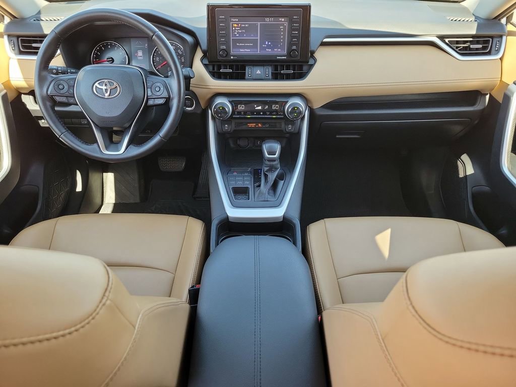 Used 2021 Toyota RAV4 XLE Premium image 14