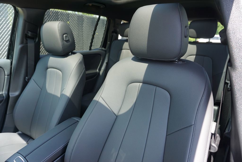 New 2025 Mercedes-Benz GLB 250 4MATIC image 42