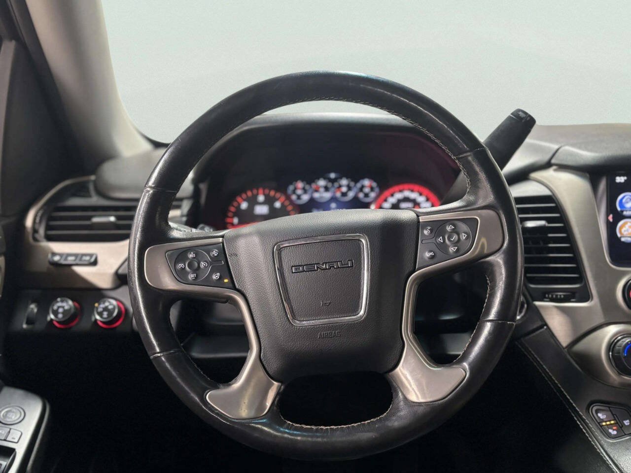 Used 2016 GMC Yukon Denali w/ Open Road Package AWD/4WD image 33
