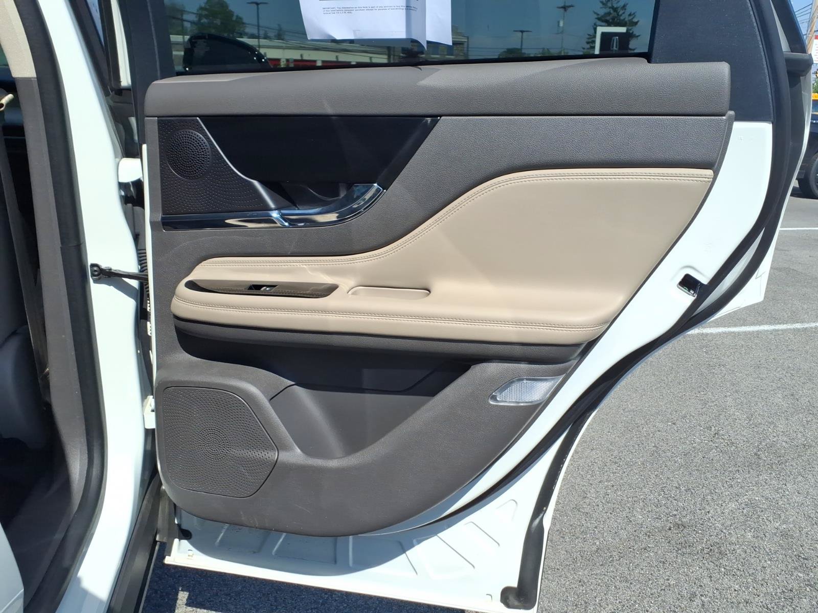 Certified 2024 Lincoln Corsair AWD w/ Equipment Group 101A image 27