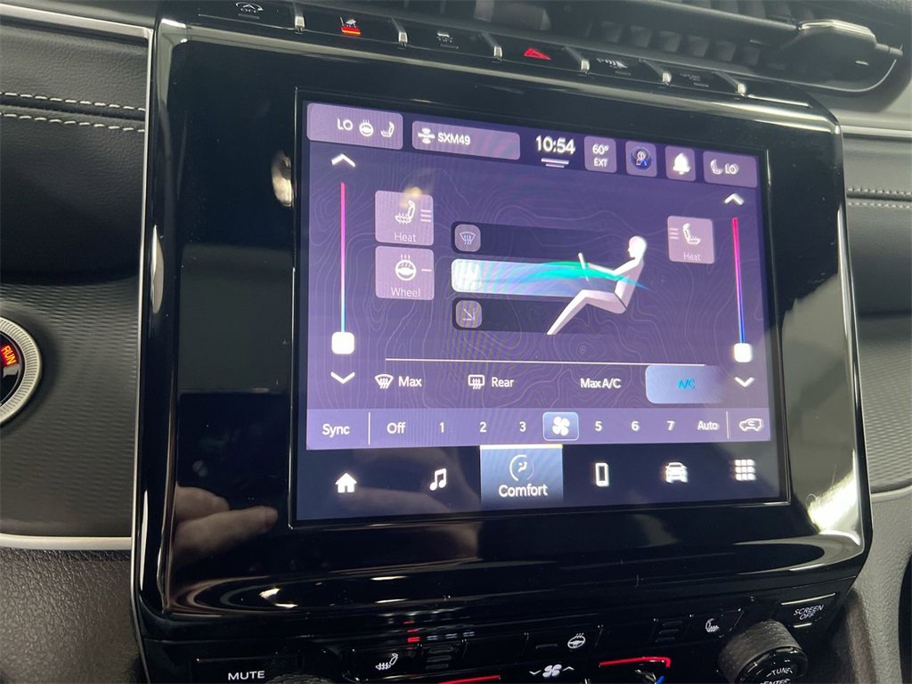 New 2025 Jeep Grand Cherokee Altitude image 15