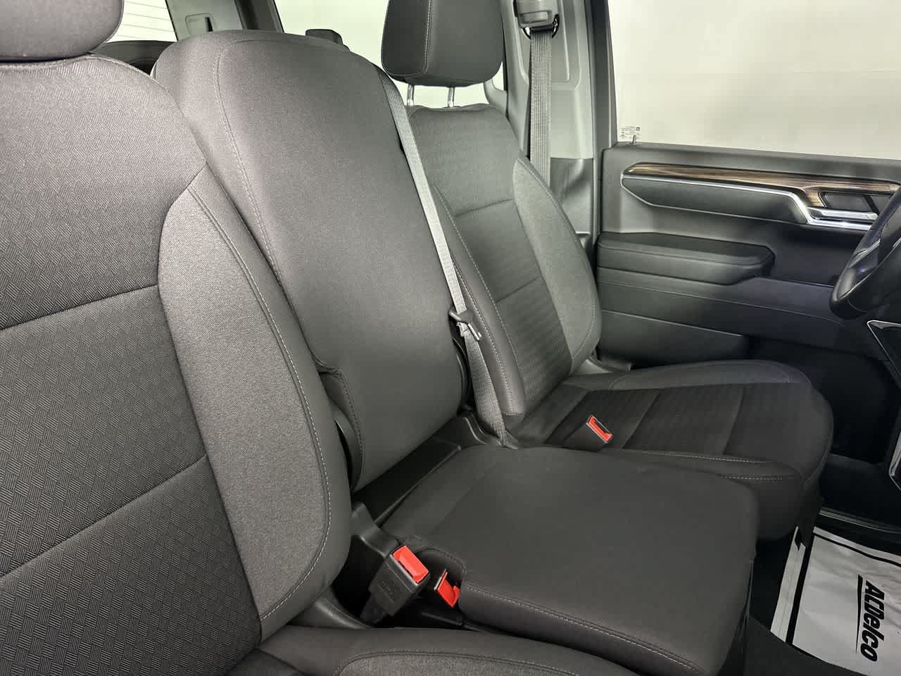Used 2023 Chevrolet Silverado 1500 LT AWD/4WD image 23