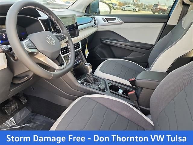 New 2026 Volkswagen Taos SE image 12