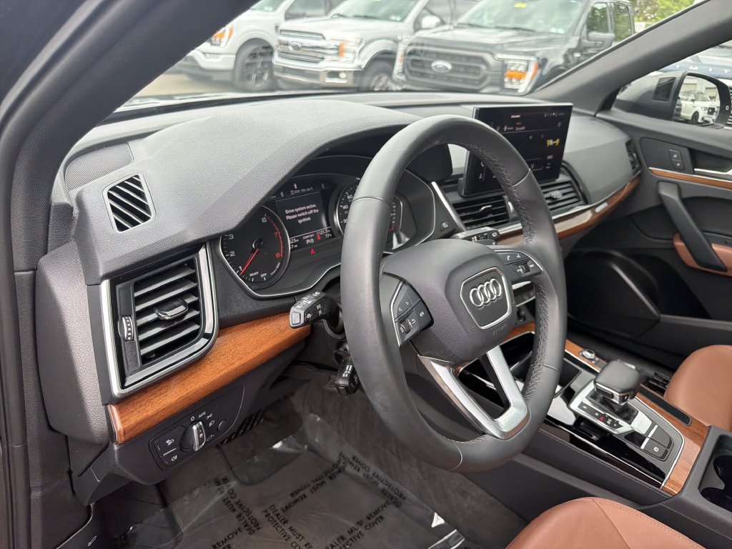 Used 2023 Audi Q5 2.0T Premium w/ Convenience Package AWD/4WD image 19