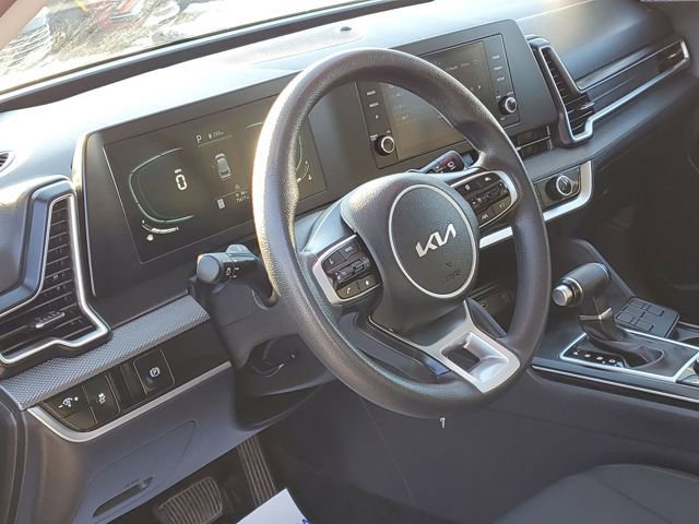 Used 2023 Kia Sportage LX image 7