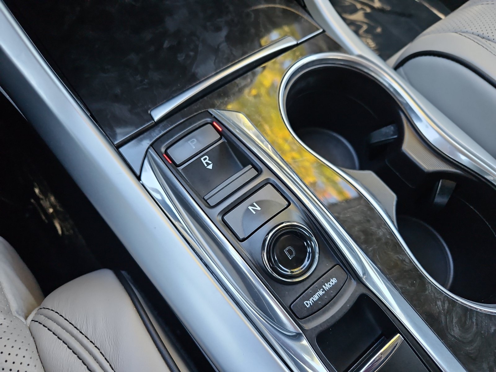 Used 2018 Acura TLX w/ Technology Package FWD image 23