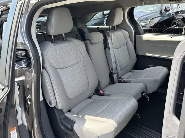 Used 2023 Toyota Sienna LE FWD image 19