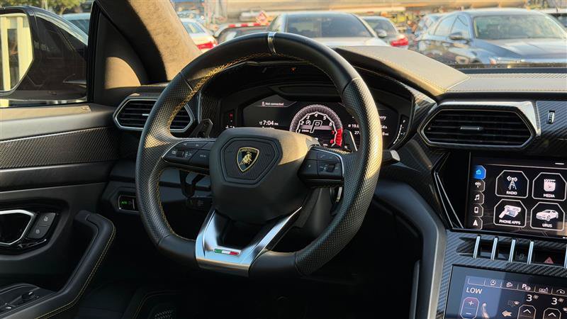 Used 2021 Lamborghini Urus AWD/4WD image 46