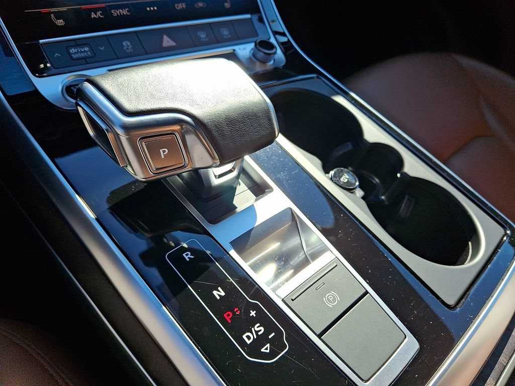 Used 2023 Audi Q7 2.0T Premium w/ Convenience Package AWD/4WD image 16