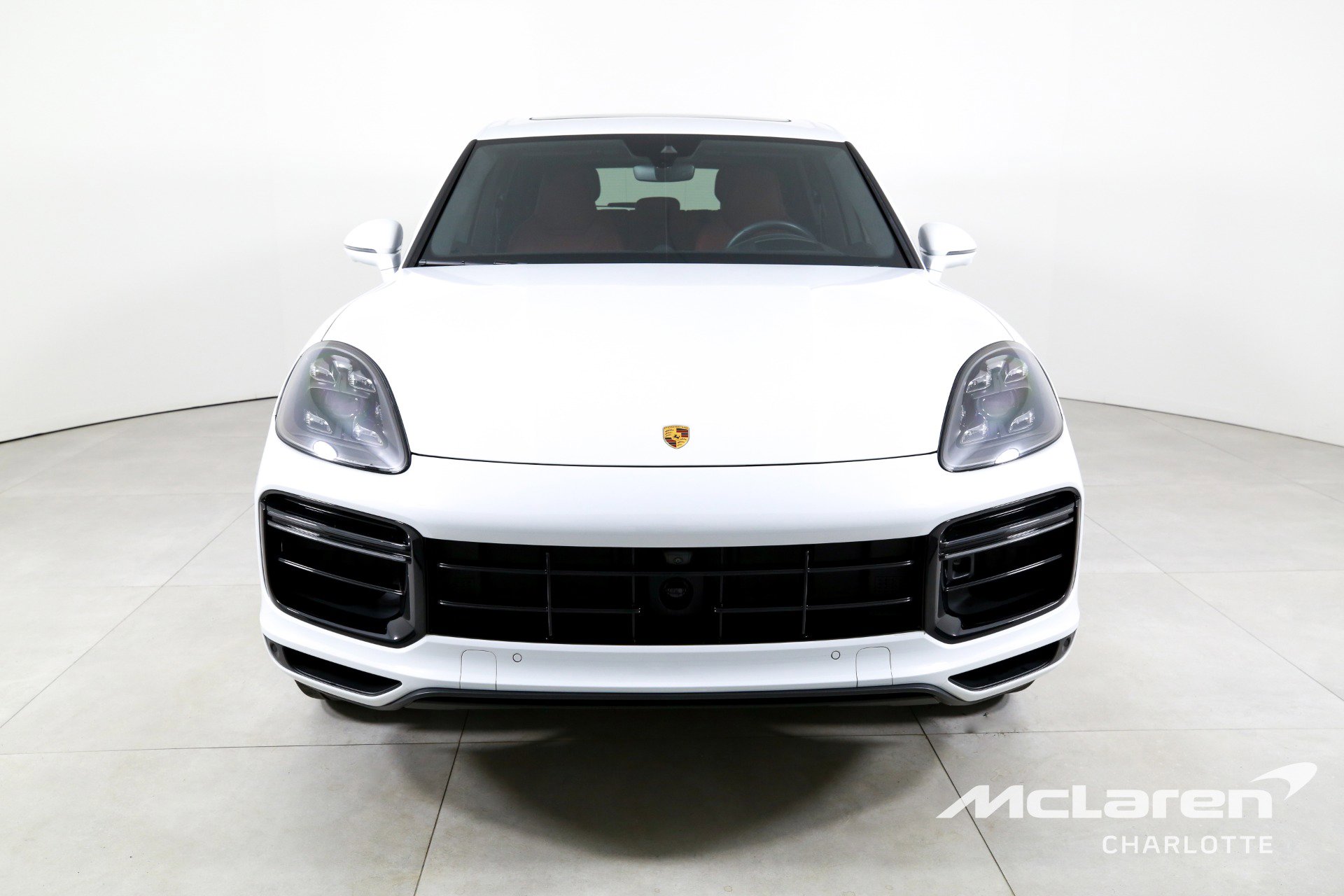 Used 2023 Porsche Cayenne Turbo S image 4