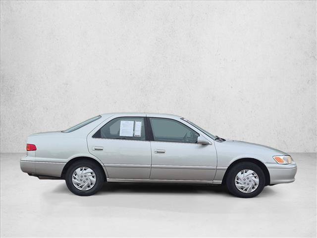 Used 2000 Toyota Camry CE FWD image 4