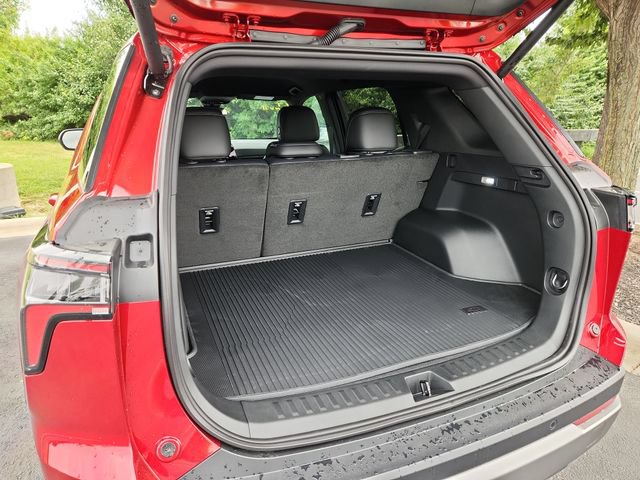 New 2027 Chevrolet Equinox LT w/ Convenience Package II FWD image 18