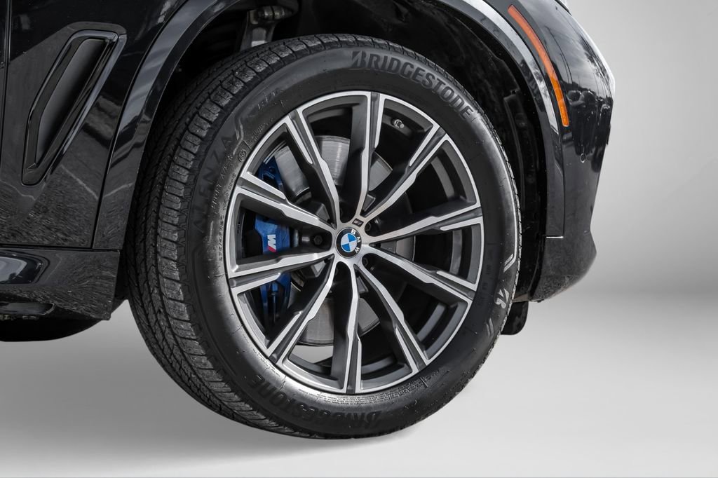 Used 2022 BMW X5 M50i w/ Executive Package image 67