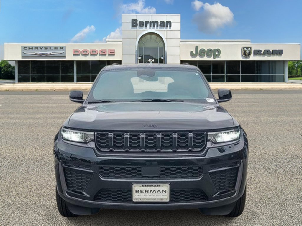 New 2026 Jeep Grand Cherokee Altitude AWD/4WD image 8