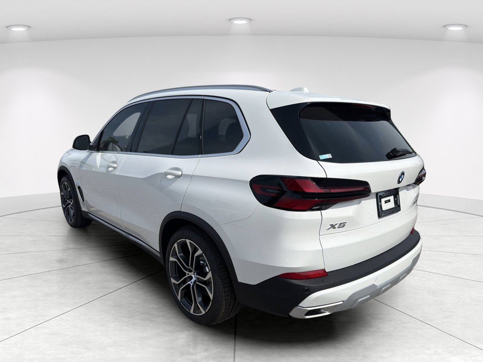 New 2026 BMW X5 xDrive50e AWD/4WD image 6