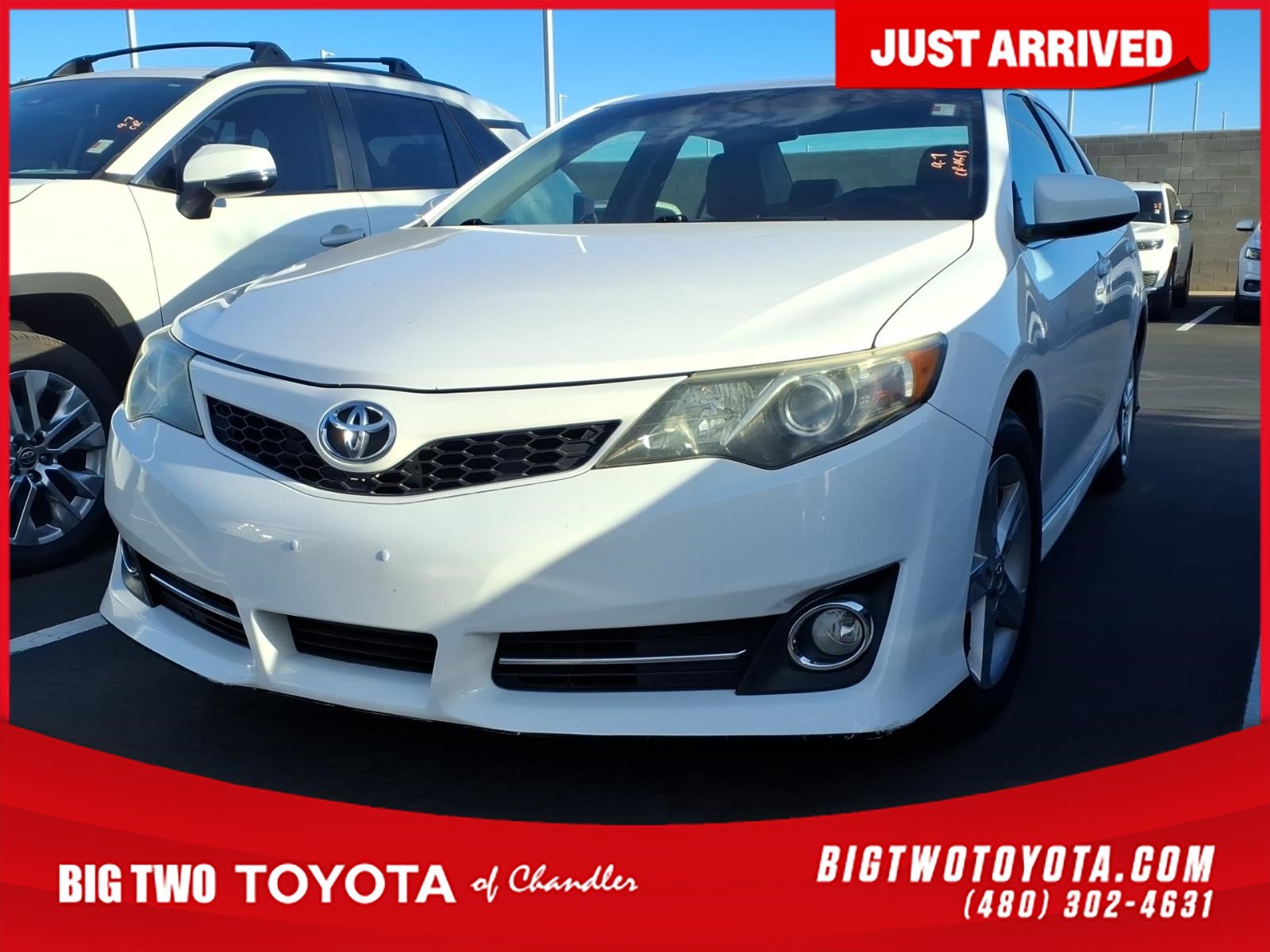 Used 2013 Toyota Camry SE FWD image 1