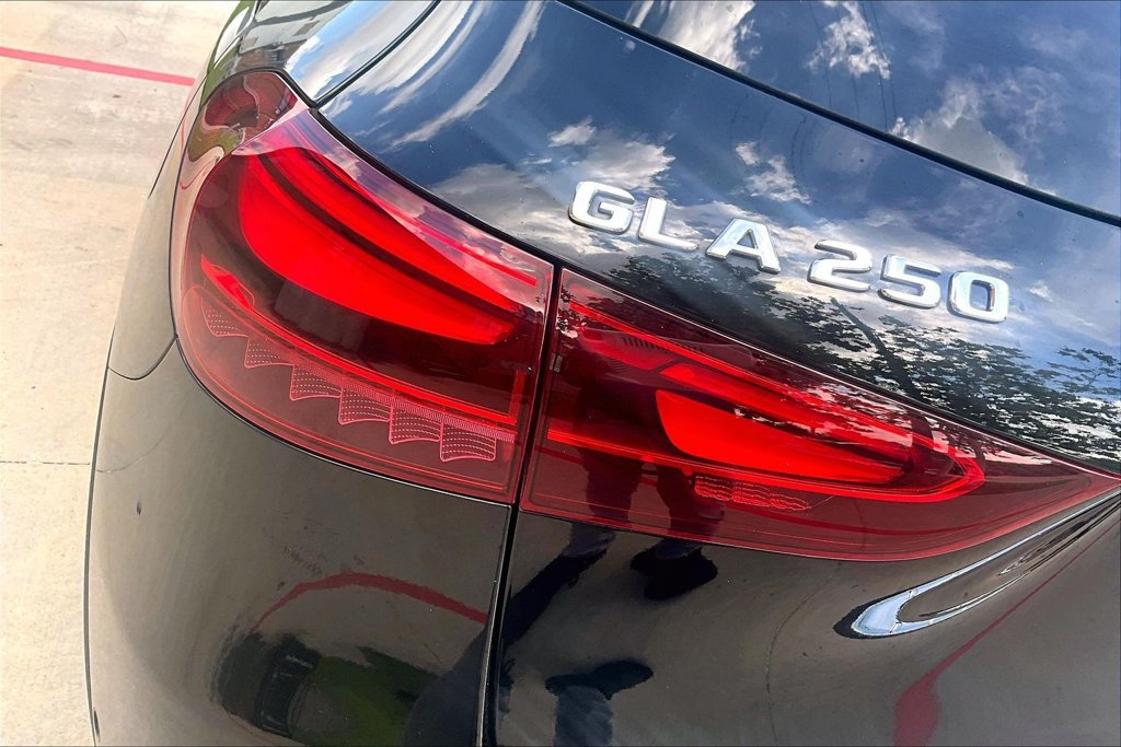 Used 2025 Mercedes-Benz GLA 250 image 40