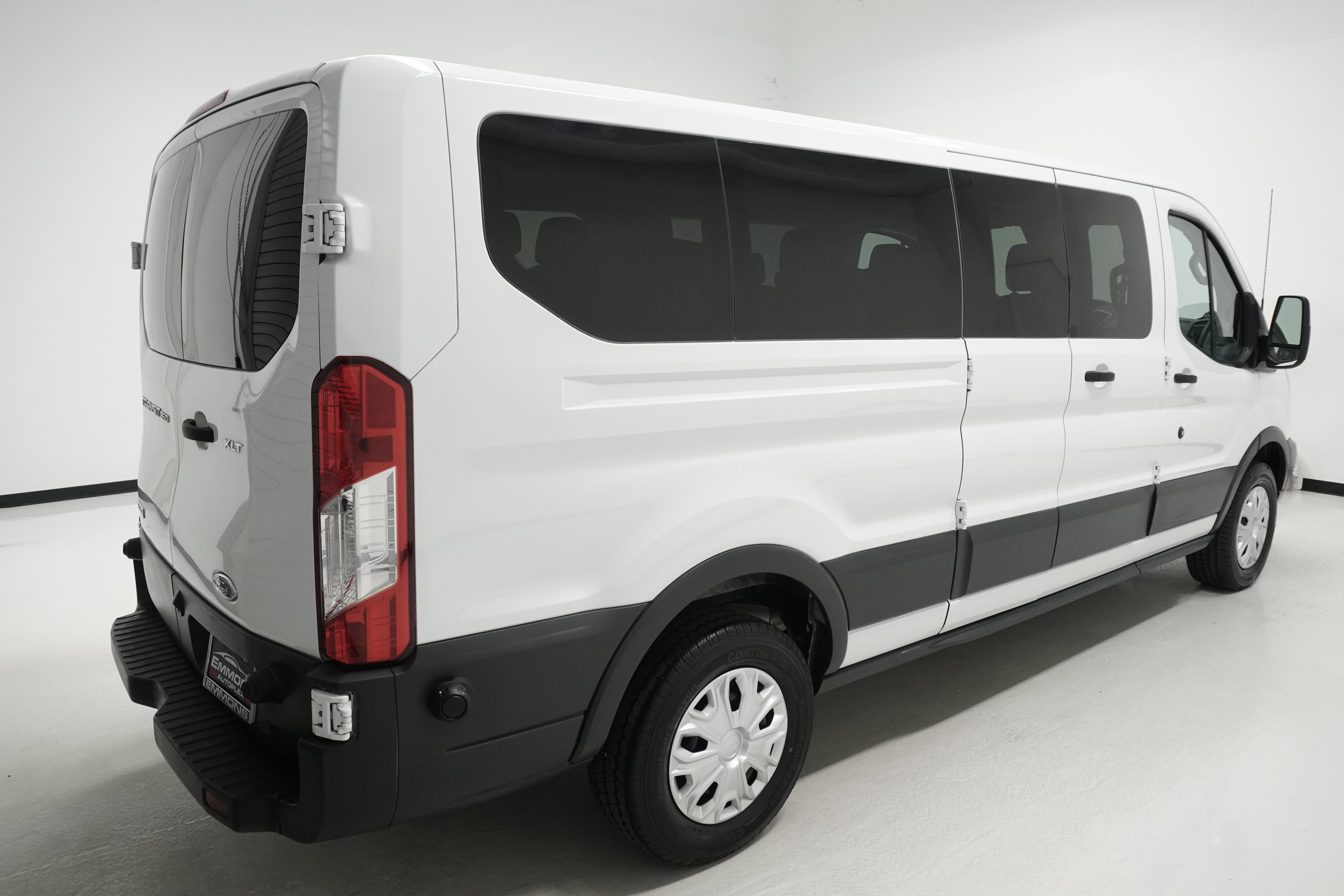 Used 2015 Ford Transit 350 XLT RWD image 3
